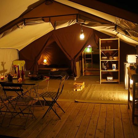 Cosycamp Hotell Chamalières-sur-Loir Eksteriør bilde